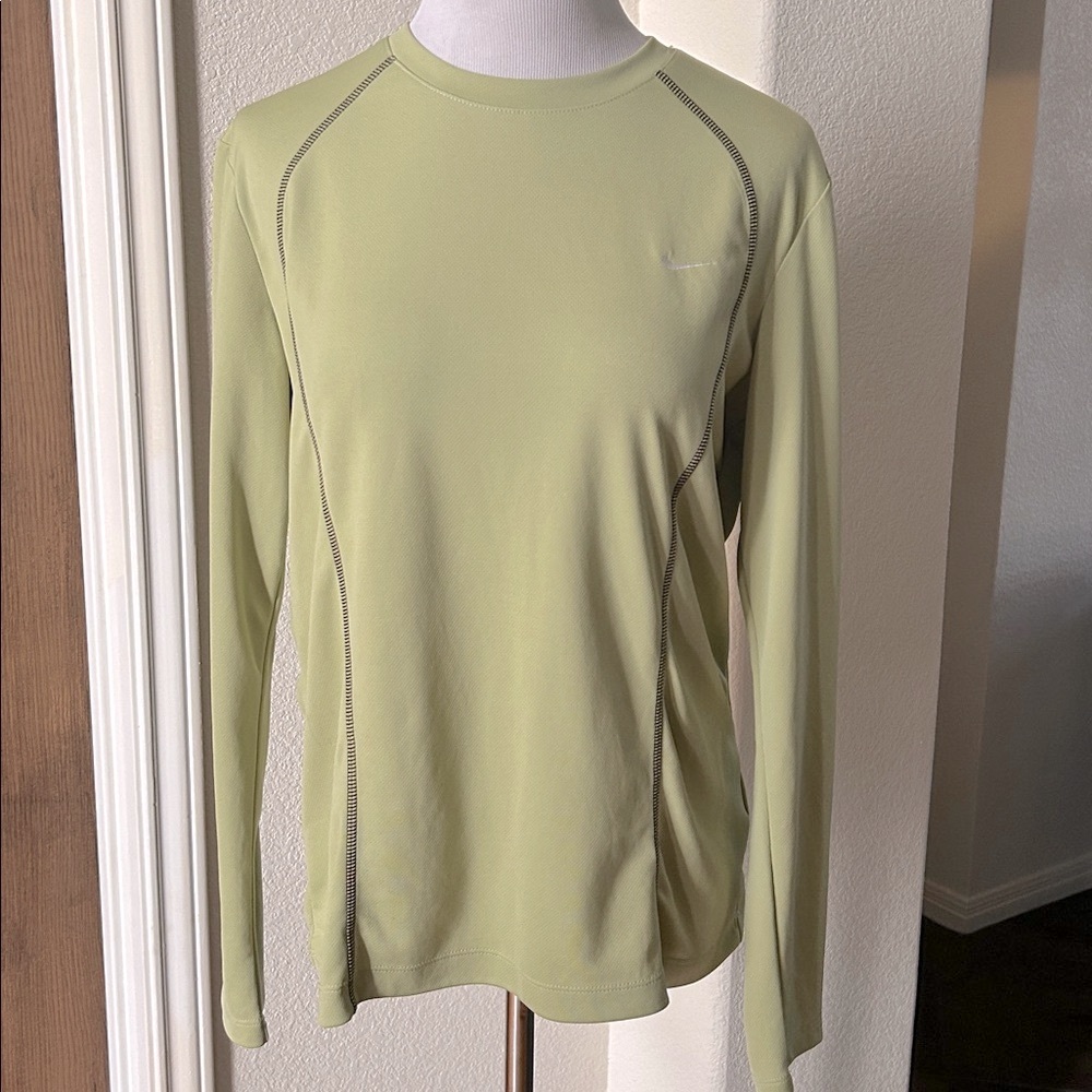 Nike Womens Exercise Top Long Sleeves Sage Green Size Large Crewneck